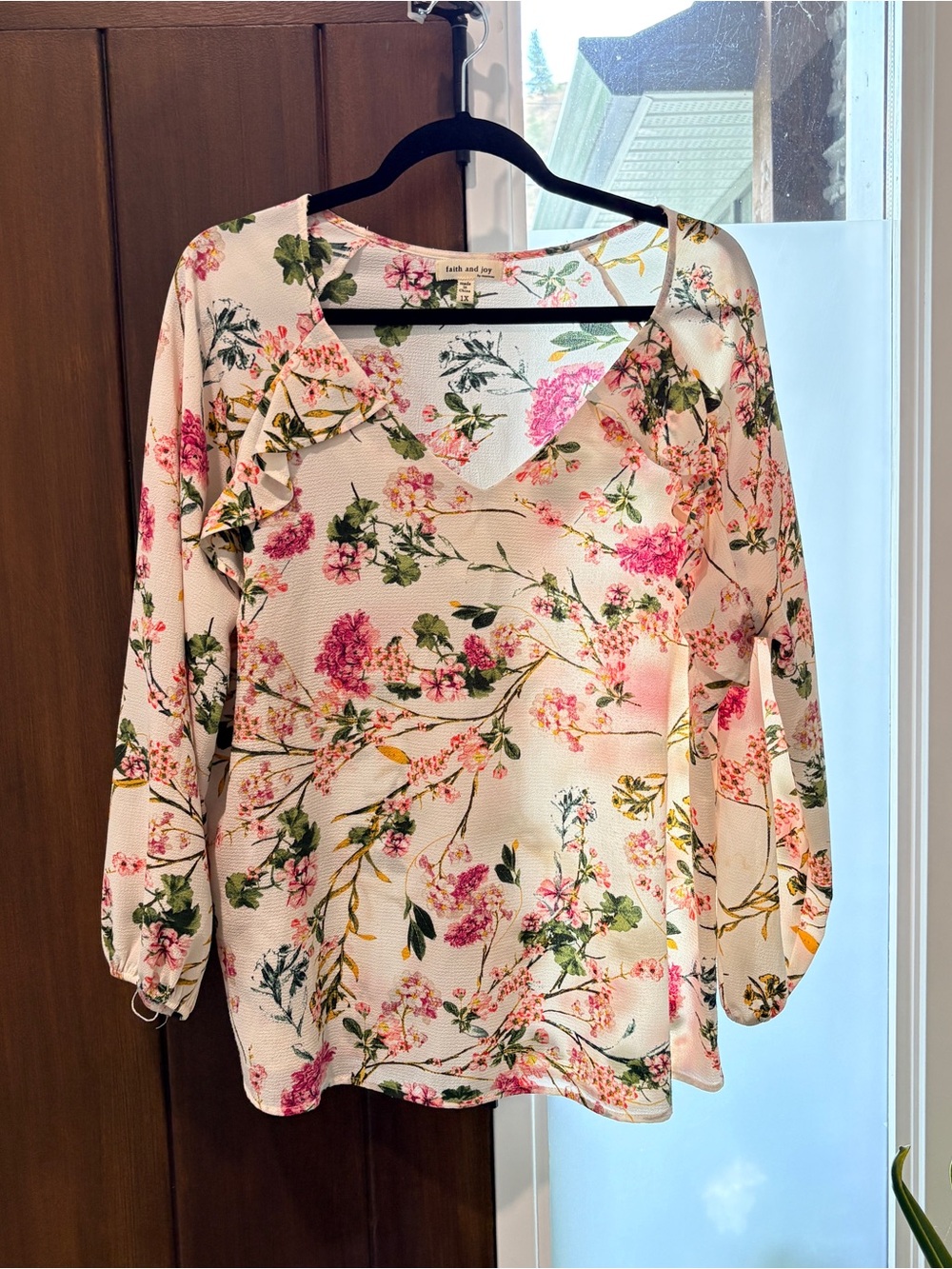 Faith and Joy by Monteau Floral V-Neck Blouse Cream Pink Ruffle Sleeve Top 1X